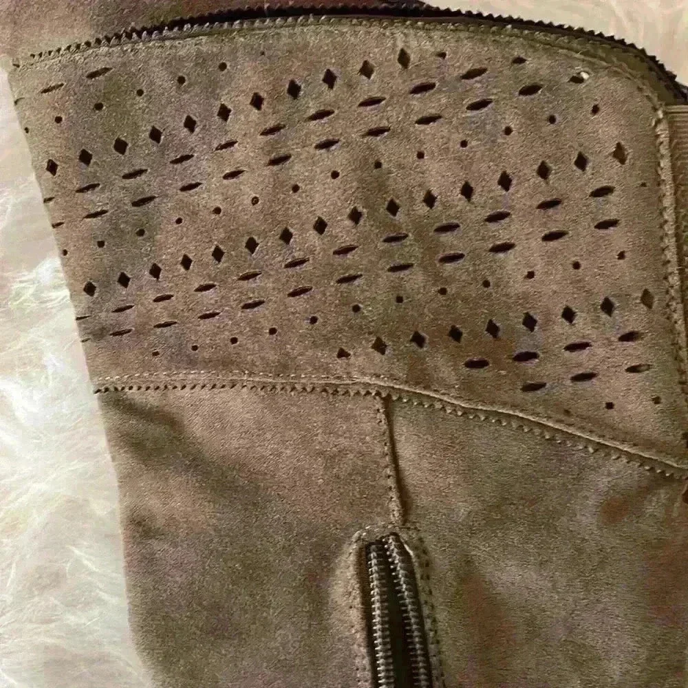 Seven Dials Dillon woman’s fashion boot, size 5.5, brown suede, 10’ zipper​